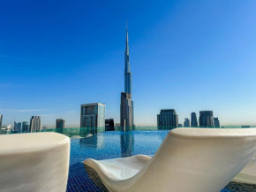 FULL Burj Khalifa view LUX 2Bedroom with Rooftop Pool Central location in Paramount Hotel Midtown